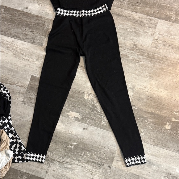 Sweater and pant set - Picture 2 of 2